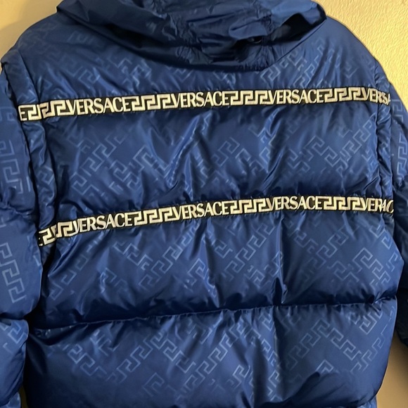 Versace Men’s La Greca medusa logo monogram convertible puffer vest coat NEW - Picture 8 of 12